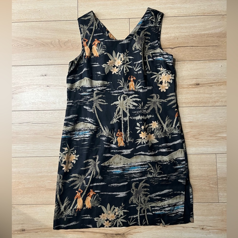 TIKI CLASSICS - 100% SILK Traditional Hawaiian Sleeveless Shift Dress